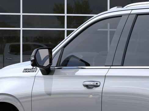 New 2026 Chevrolet Tahoe High Country AWD/4WD image 12