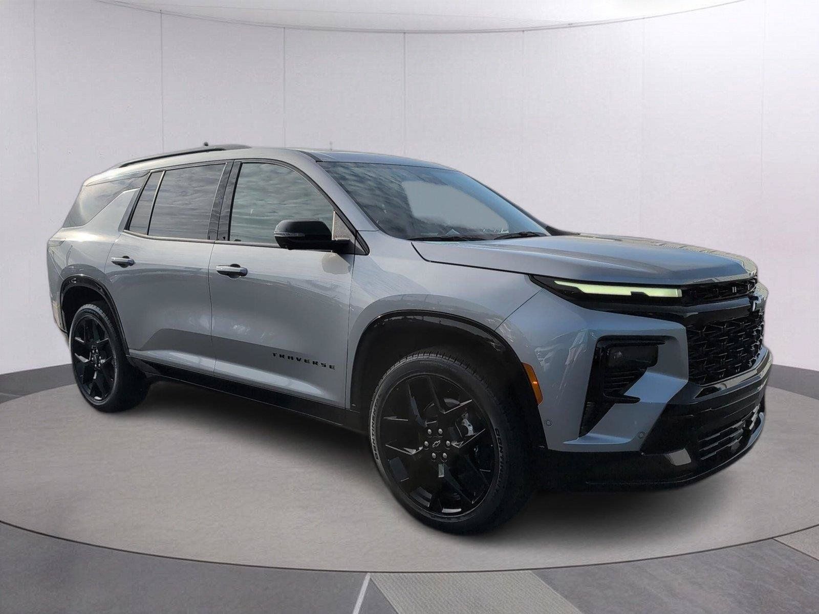 New 2026 Chevrolet Traverse RS w/ LPO, Floor Liner Package FWD image 1