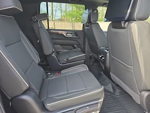 New 2026 GMC Yukon XL Elevation w/ Elevation Premium Package AWD/4WD image 12