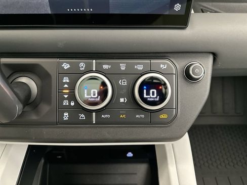 Used 2025 Land Rover Defender 110 S AWD/4WD image 12