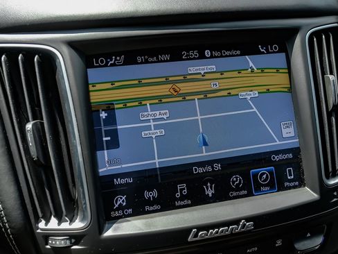 Used 2019 Maserati Levante S GranLusso image 22