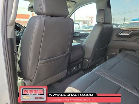Used 2025 GMC Sierra 1500 SLT AWD/4WD image 13