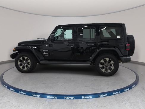 Used 2018 Jeep Wrangler Unlimited Sahara w/ LED Lighting Group AWD/4WD image 9