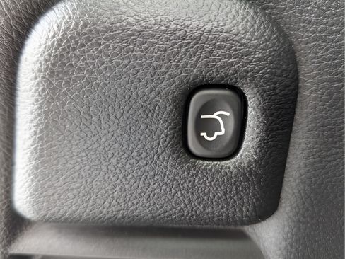 Used 2021 Dodge Durango SRT w/ Technology Group AWD/4WD image 14