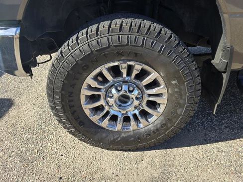 Used 2022 Ford F350 XLT w/ XLT Premium Package AWD/4WD image 42