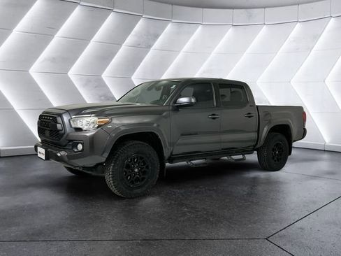 Used 2021 Toyota Tacoma SR5 RWD image 3