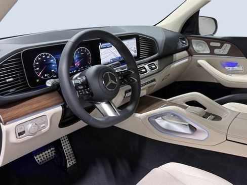 New 2026 Mercedes-Benz GLS 450 4MATIC image 5