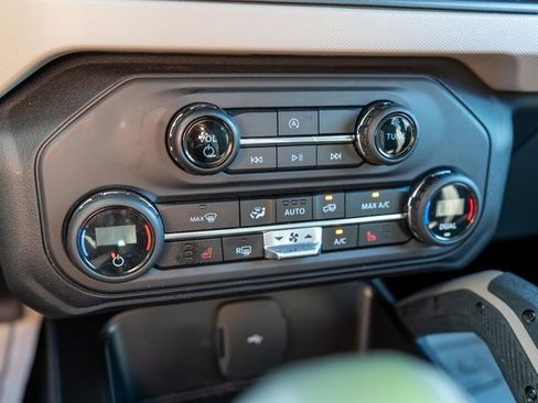 Used 2023 Ford Bronco Big Bend w/ Sasquatch Package image 24