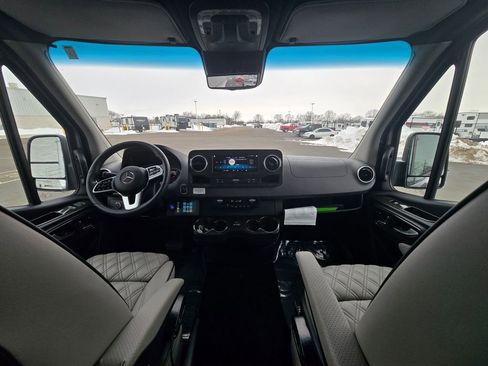 Used 2023 Mercedes-Benz Sprinter 3500 w/ Parking Package image 19