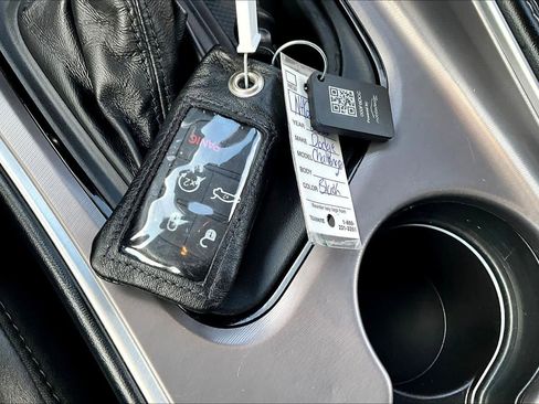 Used 2022 Dodge Challenger R/T w/ Plus Package image 25