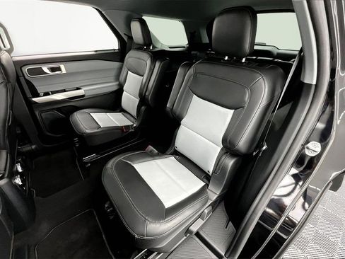 Used 2023 Ford Explorer XLT w/ Equipment Group 202A image 26