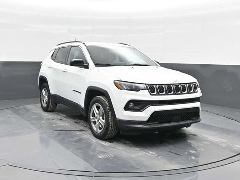 Used 2023 Jeep Compass Latitude image 6