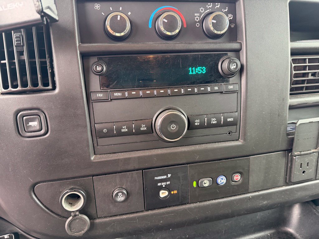 Used 2020 Chevrolet Express 3500 w/ Driver Convenience Package RWD image 13