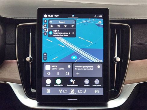 Used 2025 Volvo XC90 B5 Plus image 16