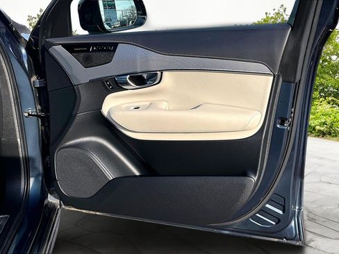 Used 2022 Volvo XC90 T8 R-Design w/ Advanced Package image 24