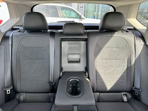 Used 2025 Volkswagen Taos SE image 19