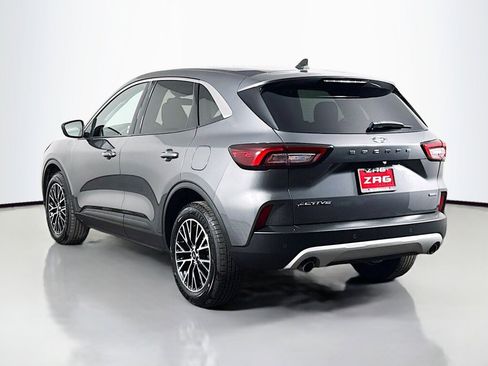 Used 2023 Ford Escape Active w/ Tech Pack #1 AWD/4WD image 3
