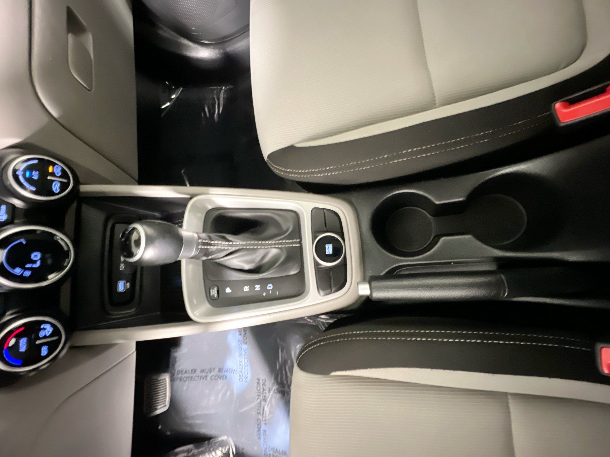 Used 2025 Hyundai Venue SEL FWD image 24