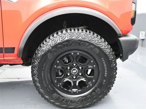 Used 2022 Ford Bronco Wildtrak image 11