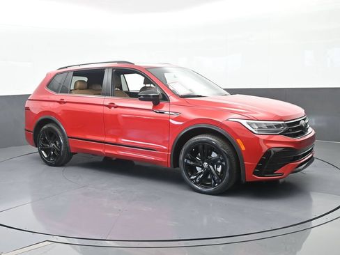 Used 2024 Volkswagen Tiguan SE R-Line FWD image 8