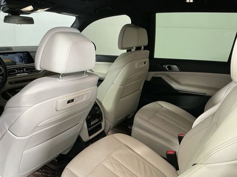 Certified 2022 BMW X7 xDrive40i w/ M Sport Package image 28