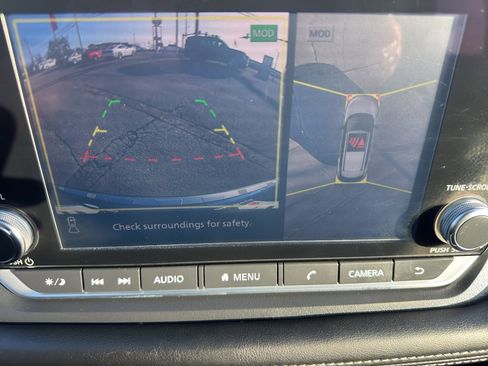 Used 2021 Nissan Rogue SV image 25