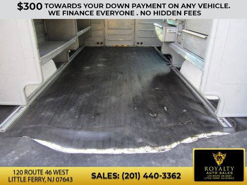 Used 2017 Chevrolet Express 2500 image 22