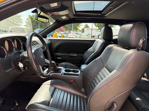 Used 2010 Dodge Challenger R/T RWD image 13