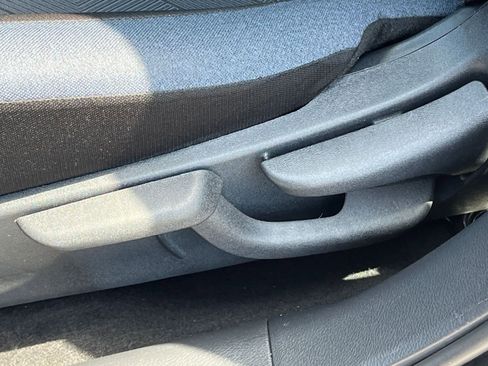 Used 2025 Nissan Versa SV FWD image 22