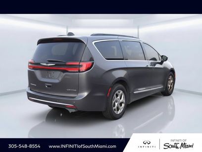 Used 2023 Chrysler Pacifica Limited
