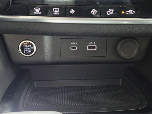 Used 2023 Nissan Rogue SV image 28