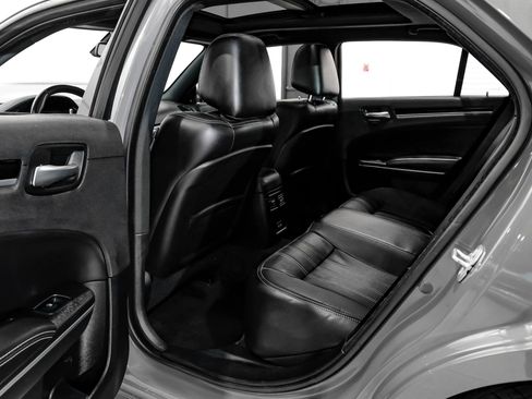 Used 2018 Chrysler 300 S w/ 300S Premium Group RWD image 51