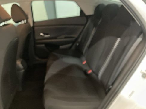 Used 2022 Hyundai Elantra Blue image 19