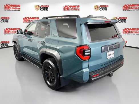 Used 2025 Toyota 4Runner TRD Off-Road Premium AWD/4WD image 2