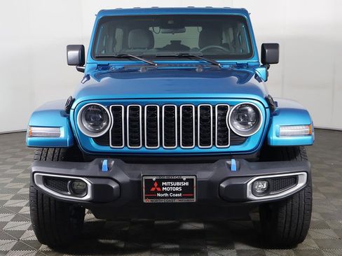 Used 2024 Jeep Wrangler Unlimited Sahara AWD/4WD image 10