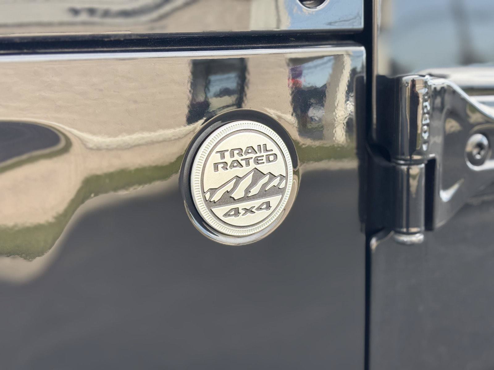 Used 2024 Jeep Wrangler Unlimited Sahara w/ Technology Group AWD/4WD image 4
