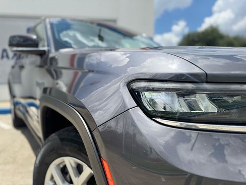 Used 2023 Jeep Grand Cherokee L Limited AWD/4WD image 19