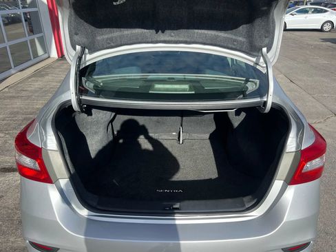 Used 2019 Nissan Sentra SV image 8