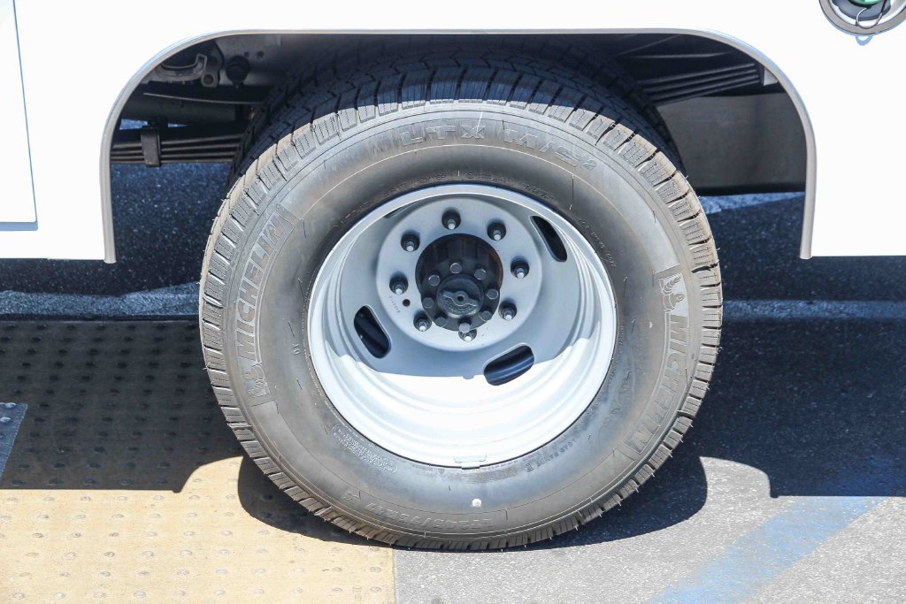 New 2025 Ford F350 XL w/ XL Chrome Package RWD image 14