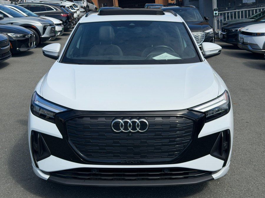 Used 2024 Audi Q4 e-tron Premium Plus w/ Premium Plus AWD/4WD image 2