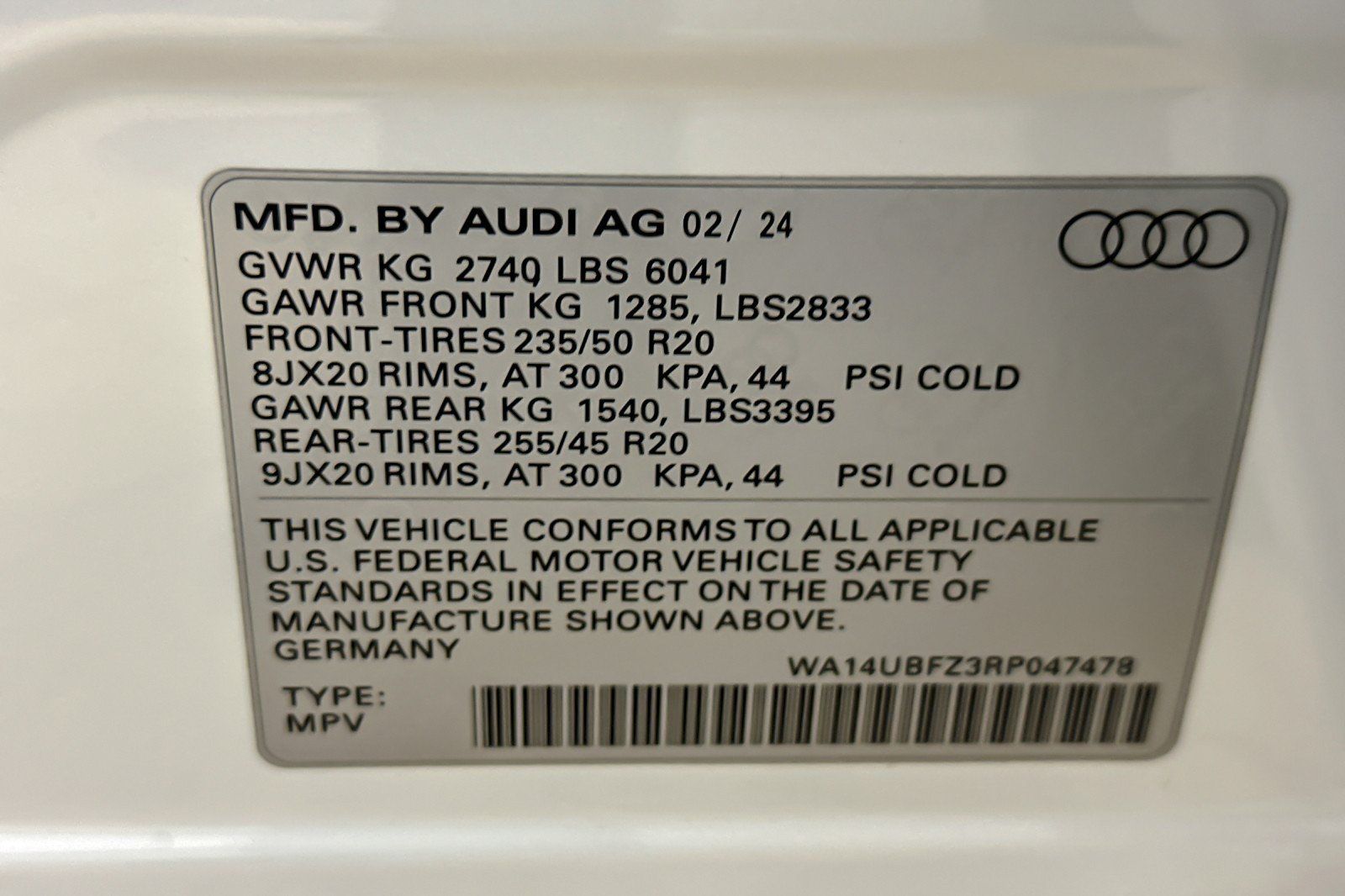 Used 2024 Audi Q4 e-tron Prestige AWD/4WD image 28