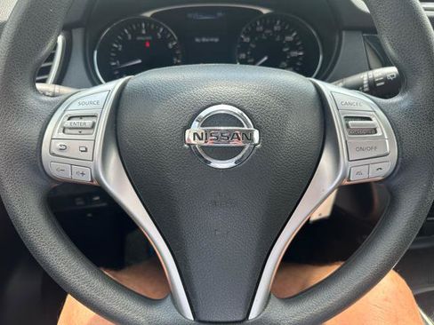 Used 2016 Nissan Rogue S AWD/4WD image 22
