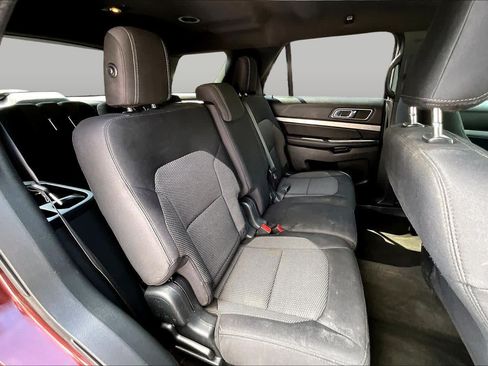 Used 2018 Ford Explorer XLT w/ Equipment Group 201A AWD/4WD image 20