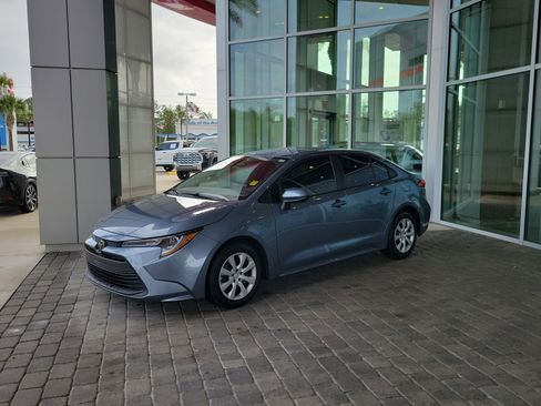 Certified 2024 Toyota Corolla LE image 1