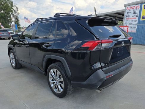 Used 2021 Toyota RAV4 XLE Premium FWD image 12