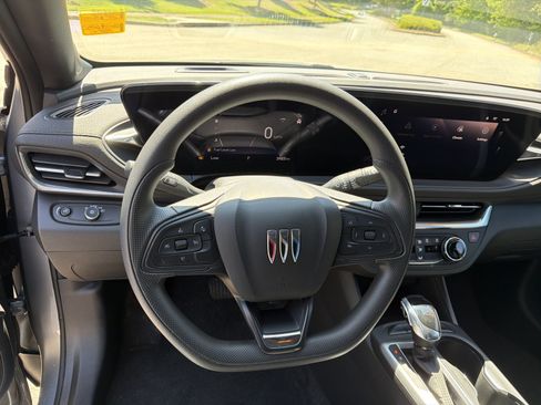 Used 2024 Buick Envista Preferred w/ Advanced Safety Package FWD image 23