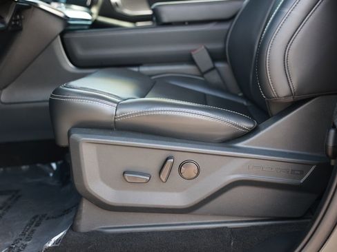 Used 2025 Ford Expedition Platinum w/ Driver's Package image 19