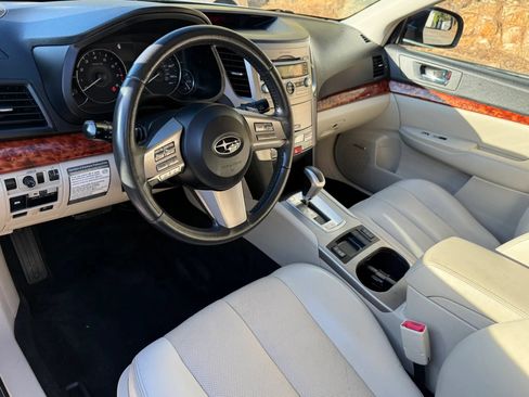 Used 2011 Subaru Outback 2.5i Limited AWD/4WD image 14