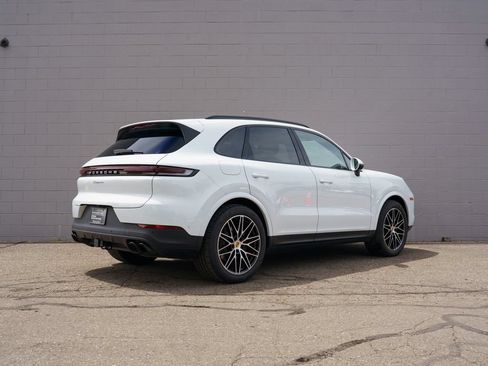 Certified 2026 Porsche Cayenne AWD/4WD image 7