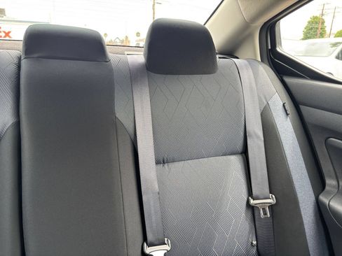 Used 2025 Nissan Versa SV FWD image 32